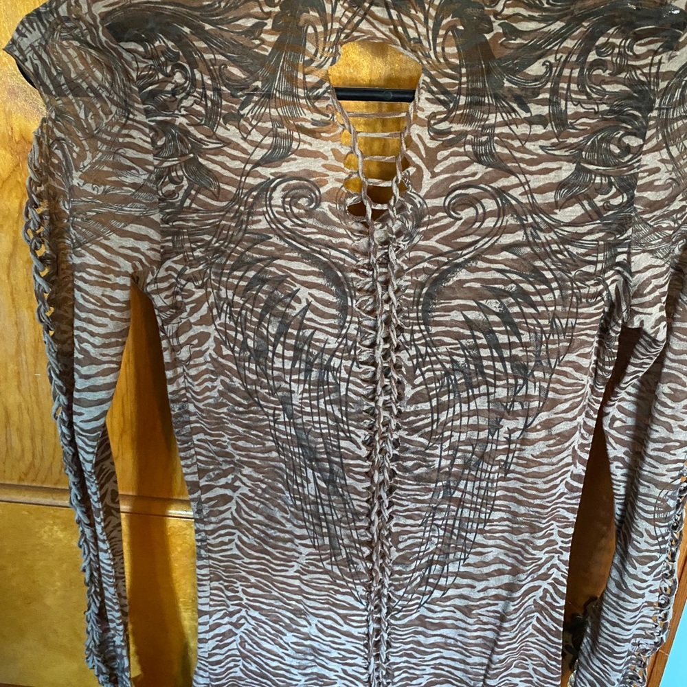 LACULTURE M, neutral top with beaded highlights.